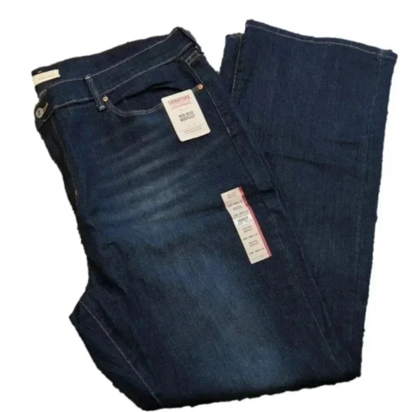 Signature Levi's Strauss Women's mid-rise Bootcut Jeans - Picture 1 of 7